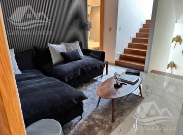 Casa · 431m² · 4 Recámaras · 6 Estacionamientos · Casa en Venta en Laguna I