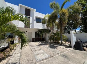 Casa · 112m² · 3 Recámaras · 2 Estacionamientos · Renta Casa Amueblada Chacah Privada en Olivos 3 Playa del Carmen P4663