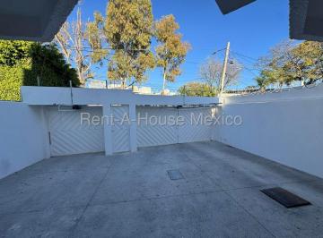 Casa de 4 habitaciones, Querétaro · Renta Casa Alamos Multiniveles 4 Recamaras Cada Una con Baño Propio.