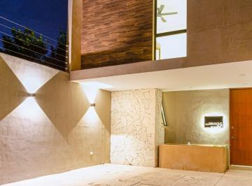 Villa de 2 habitaciones, Mérida · Townhouse en Renta en Montes de Amé de Tres Niveles con Rooftop Sin Muebles