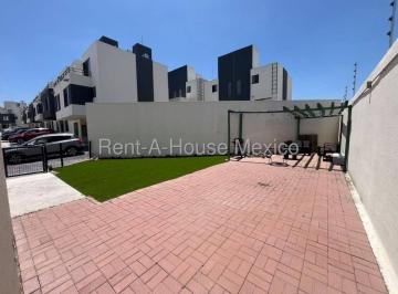 Casa de 3 habitaciones, El Marqués · Renta Casa Zona Mirador Adara Style, 3 Recamaras, 3 Baños. Gran Espacio de Jardin.