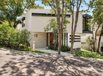 Casa · 377m² · 3 Recámaras · 4 Estacionamientos · Casa en Venta con 377 m² en El Cielo Country Club