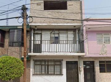 Casa de 4 habitaciones, Nezahualcóyotl · Casa de 240 m² con 4 Recámaras en Venta en Benito Juárez
