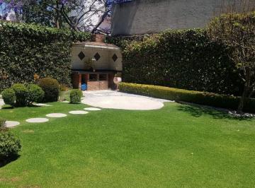 Casa · 913m² · 4 Recámaras · 6 Estacionamientos · Casa en Venta en Jardines de La Montaña