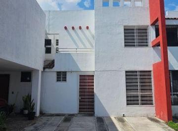 Casa · 87m² · 3 Recámaras · 2 Estacionamientos · Casa en Renta de 3 Habitaciones en Altus Bosques