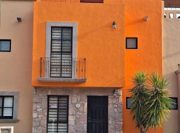 Casa de 3 habitaciones, San Miguel de Allende · Casa en Venta, con Reducción de Precio