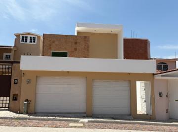 Casa · 194m² · 3 Recámaras · 2 Estacionamientos · Renta Casa en Querétaro - (4)