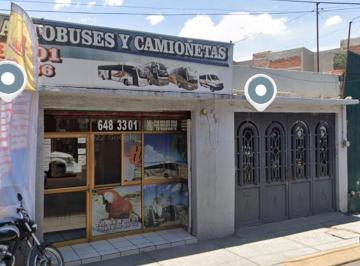 Casa · 323m² · 4 Recámaras · 1 Estacionamiento · Casa en Venta - (4)