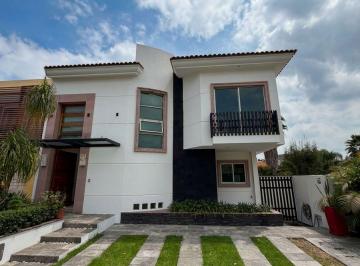 Departamento de 4 habitaciones, Zapopan · Casa en Venta en Bugambilias, Coto La Joya II