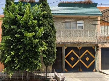Casa de 4 habitaciones, Nezahualcóyotl · Casa de 150 m² con 4 Recámaras en Venta en La Perla