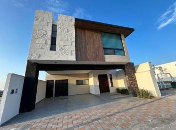 Casa de 3 habitaciones, Arteaga · ¡Estrena Casa en Renta en Privanzas del Campestre!