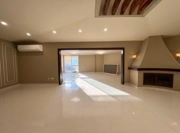 Casa · 210m² · 2 Recámaras · 4 Estacionamientos · Casa en Renta, Zona San Pedro, en Fuentes del Valle