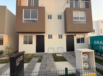 Casa de 3 habitaciones, Toluca · Casa de 3 Recamaras con 3.5 Baños. Aplica Para Infonavit y Fovissste