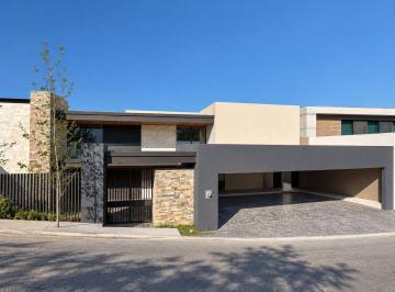 Casa de 4 habitaciones, Monterrey · Casa en Venta en Monterrey Zona Carretera Nacional Sierra Alta