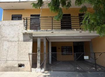 Casa de 4 habitaciones, Hermosillo · En Venta Para Remodelar, Ideal Para Departamentos o Locales, por La Calle Angel García Aburto