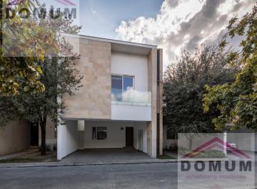 Casa · 372m² · 4 Recámaras · 3 Estacionamientos · Casa - Residencial San Agustin