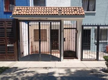 Casa de 3 habitaciones, Zapopan · Casa Zona Belenes, con Recamara en Planta Baja