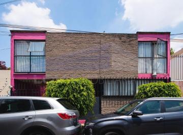 Casa · 236m² · 6 Recámaras · 3 Estacionamientos · Casa en Venta en Romero de Terreros en Coyoacán
