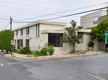 N/A · Casa en Venta en Country La Silla, Guadalupe, Nuevo León | 4 Recámaras con Jardín y Sótano