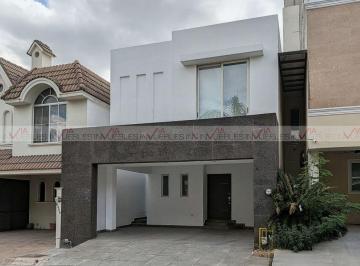 Casa · 200m² · 3 Recámaras · 2 Estacionamientos · Casa en Renta en Cumbres Oro Sector Regency