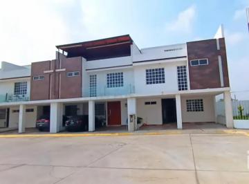 Casa · 244m² · 4 Recámaras · 2 Estacionamientos · Casa en Venta en Fraccionamiento San Miguel, Pachuquilla, Hgo.