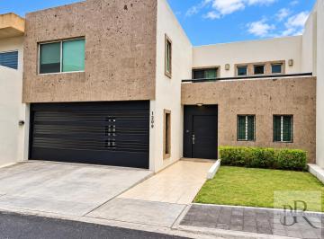 Casa · 320m² · 3 Recámaras · Palmares Residencial Zona Carretera Nacional