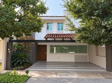 Casa · 220m² · 3 Recámaras · 2 Estacionamientos · Casa en Renta en Punta del Este León Guanajuato