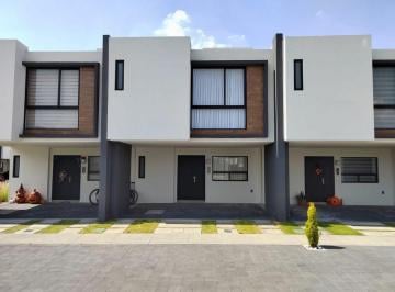 Casa · 3 Recámaras · 2 Estacionamientos · Casa en Renta Zona Parque Toluca 2000, Aurea, en Privada, 3r, Ruba