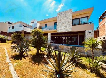 Casa · 450m² · 5 Recámaras · 6 Estacionamientos · Casa Amueblada, San Miguel de Allende, Jardines del Bosque