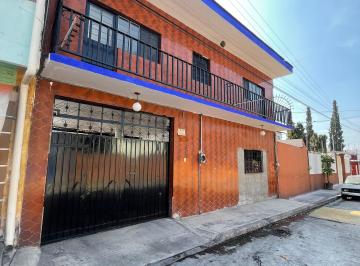 Casa de 4 habitaciones, Cuautla · Casa con Alberca en Venta o Renta Para Habitar o Remodelar.