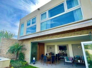 Casa en condominio de 3 habitaciones, Cuernavaca · Casa con Alberca Privada y Jardín en Palmira, Cuernavaca