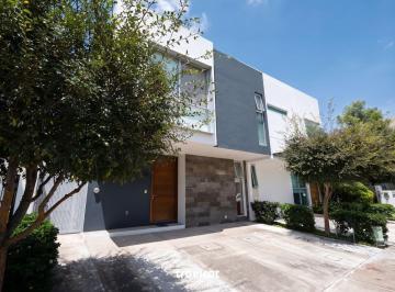 Casa en condominio de 4 habitaciones, Zapopan · Casa en Venta en Bosques Vallarta