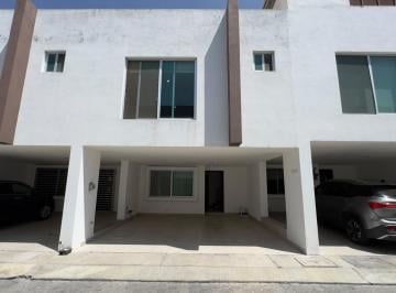 Casa · 90m² · 3 Recámaras · 2 Estacionamientos · Casa en Renta en Camino Real a Cholula | $14,900