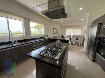 0f8fdd343a3dc294feae6ccb89c869375def6c6bc6212e3eb6065ec72ab512f1 · La Vista, Casa en Venta en Privada con Vigilancia y Amenidades.