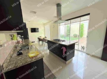 Casa · 240m² · 3 Recámaras · Casa en Venta en Lomas del Tecnológico