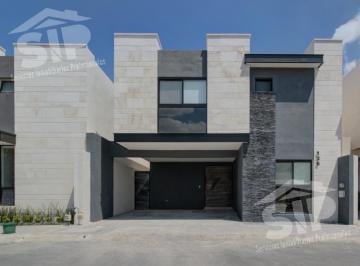 Casa · 284m² · 4 Recámaras · 2 Estacionamientos · Hermosa Casa en Renta