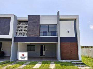 Casa de 3 habitaciones, Alvarado · Casa Nueva con Cuarto de Servicio con Baño Completo en Venta en Punta Tiburón