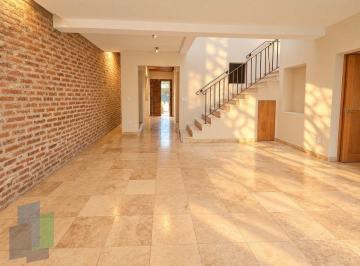 edba2ad223736d9527347a085586adf1da8025786e97734c4d69b53a36299a76 · Casa en Renta en Jurica, Dentro de Privada con Recámara en Pb + Búngalo