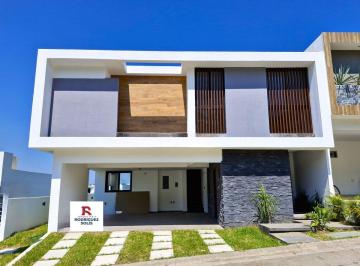 Casa de 3 habitaciones, Alvarado · Casa con Cuarto de Servicio con Baño Completo en Punta Tiburón Residencial