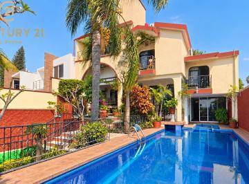 Casa de 9 habitaciones, Emiliano Zapata · Casa con 9 Recámaras y Alberca en Burgos, Temixco