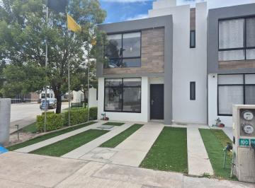 Casa de 3 habitaciones, Villa de Pozos · Casa con Recámara en Planta Baja