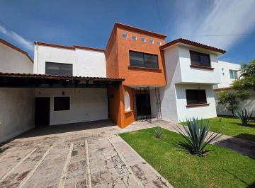 b8906de05871b3fd7bbd24d1164b36b062cc8623c7d318d6c1e33257efd7396b · Casa en Venta o Renta en San Francisco Juriquilla | 3 Recámaras | Jardín