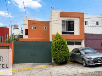 Casa · 185m² · 3 Recámaras · 2 Estacionamientos · Casa en Lomas de Tzompantle
