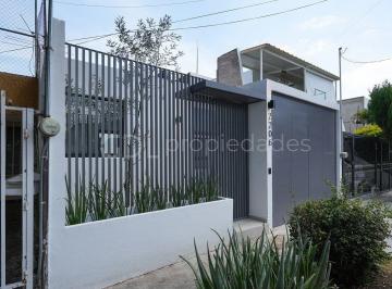 4b53f9da6729991d8dfb2b3eabd839975117af5aae9e575820c90a19134c7283 · Jardines de La Cruz Casa Recién Remodelada en Venta