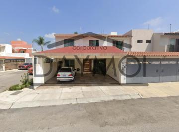 Casa de 4 habitaciones, Zapotlán el Grande · Casa en Arado 84, 49070 Cdad. Guzmán, Jal.