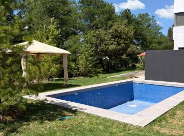 Casa de 4 habitaciones, León · Se Vende Casa en Residencia Cisnes