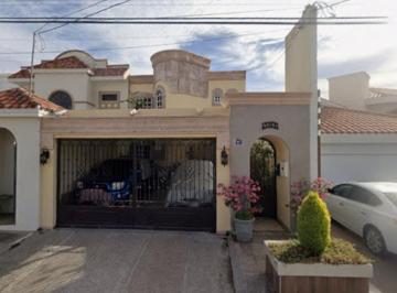 Casa en Venta de 3 habitaciones  · Casa de 154 m² con 3 Recámaras en Venta y Renta en Sábalo Country Club