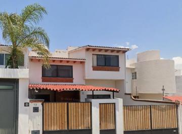 Casa de 4 habitaciones, Querétaro · Venta de Casa en Remate en Milenio III Queretaro