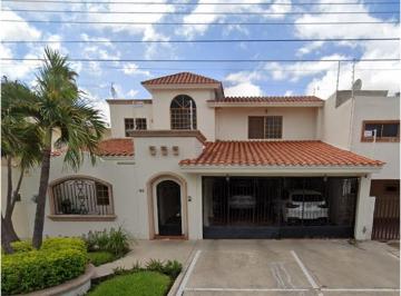 Casa de 4 habitaciones, Ahome · Casa de 280 m² con 4 Recámaras en Venta en Las Fuentes