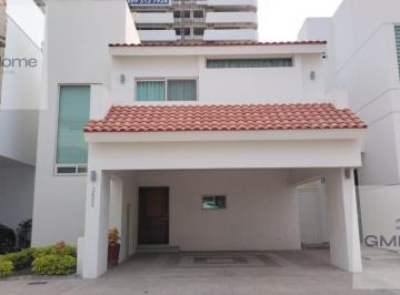 Casa · 300m² · 3 Recámaras · Casa en Renta en Playas Brujas